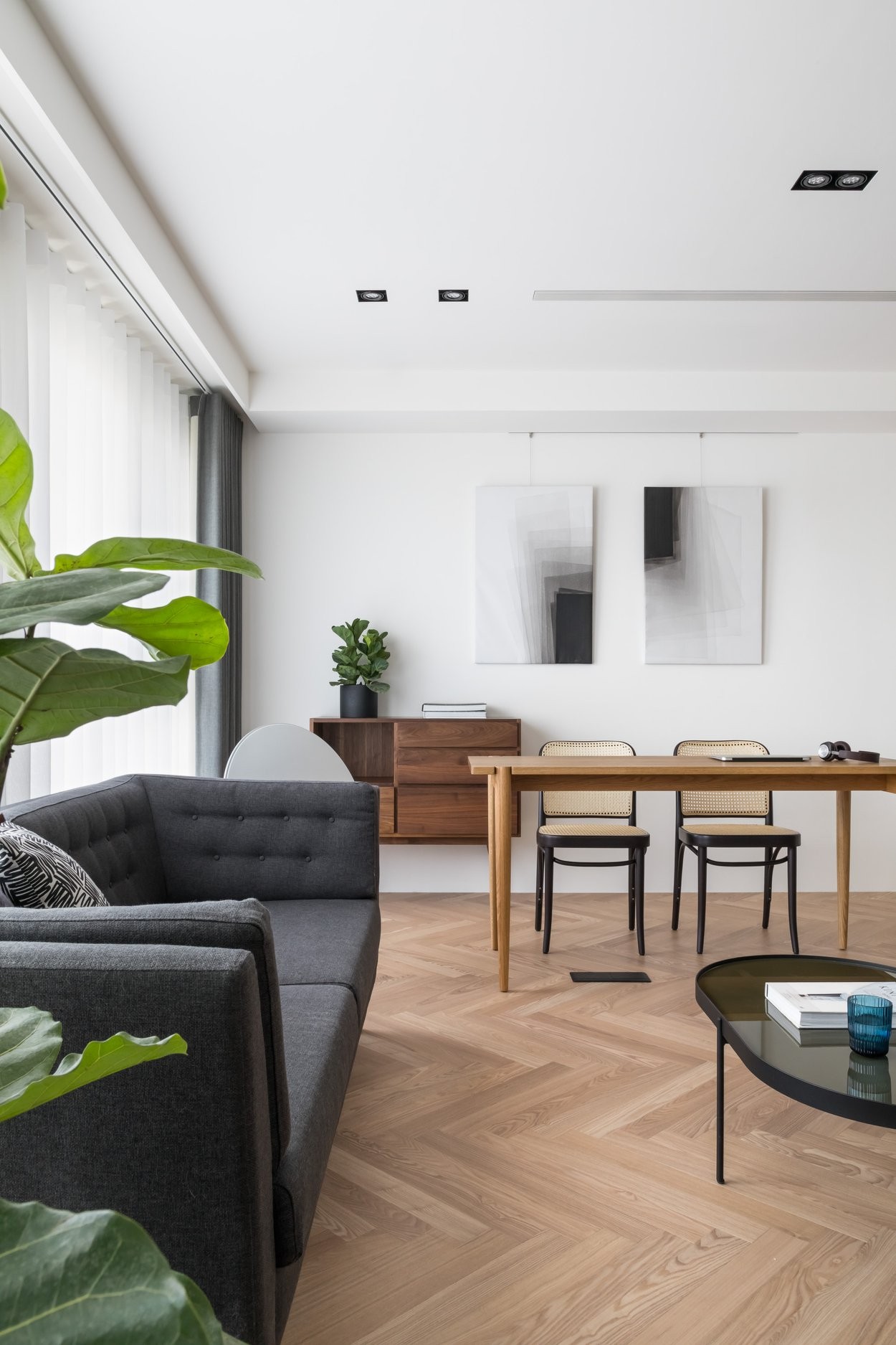 現代簡約原木風格室內家裝案例效果圖-餐廳餐桌 現代簡約原木風格室內家裝案例效果圖-餐廳餐桌