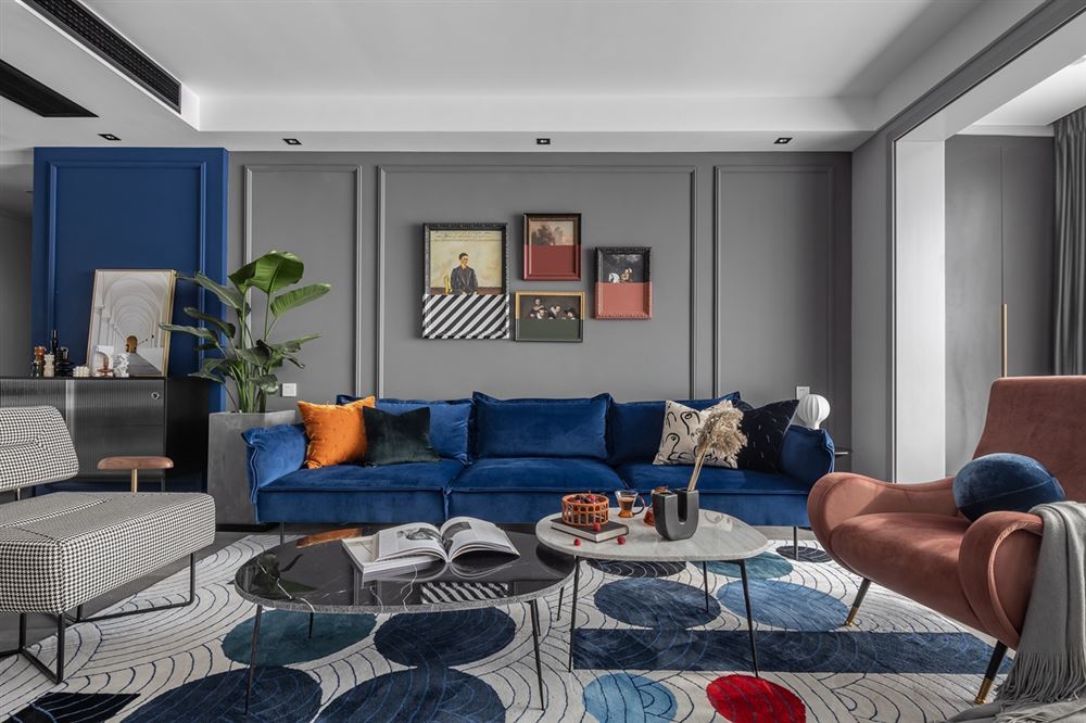 佛山市招商城市主場輕奢風(fēng)格三居室裝修案例