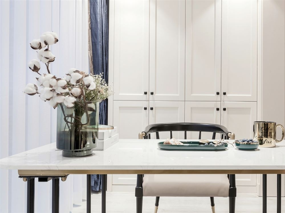 江門市駿凱豪庭輕奢風格三居室裝修案例