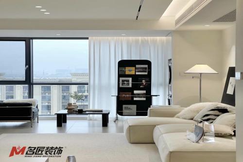 陽江市富力灣現代風格三居室裝修案例